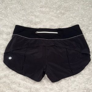 Lululemon Black 2.5 inch speed up shorts size 6